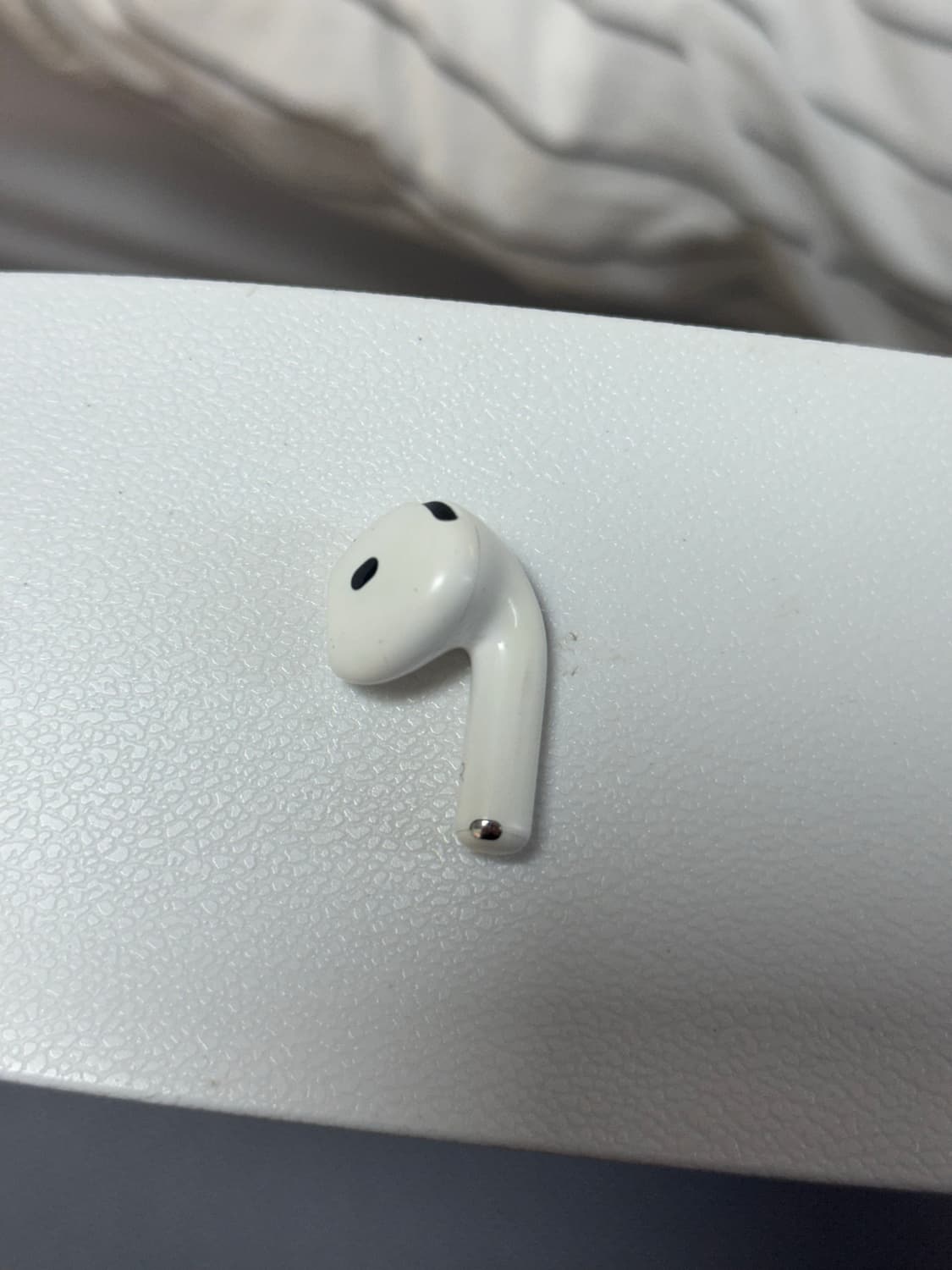 에어팟4 노이즈 캔슬링 모델. 상품이미지8