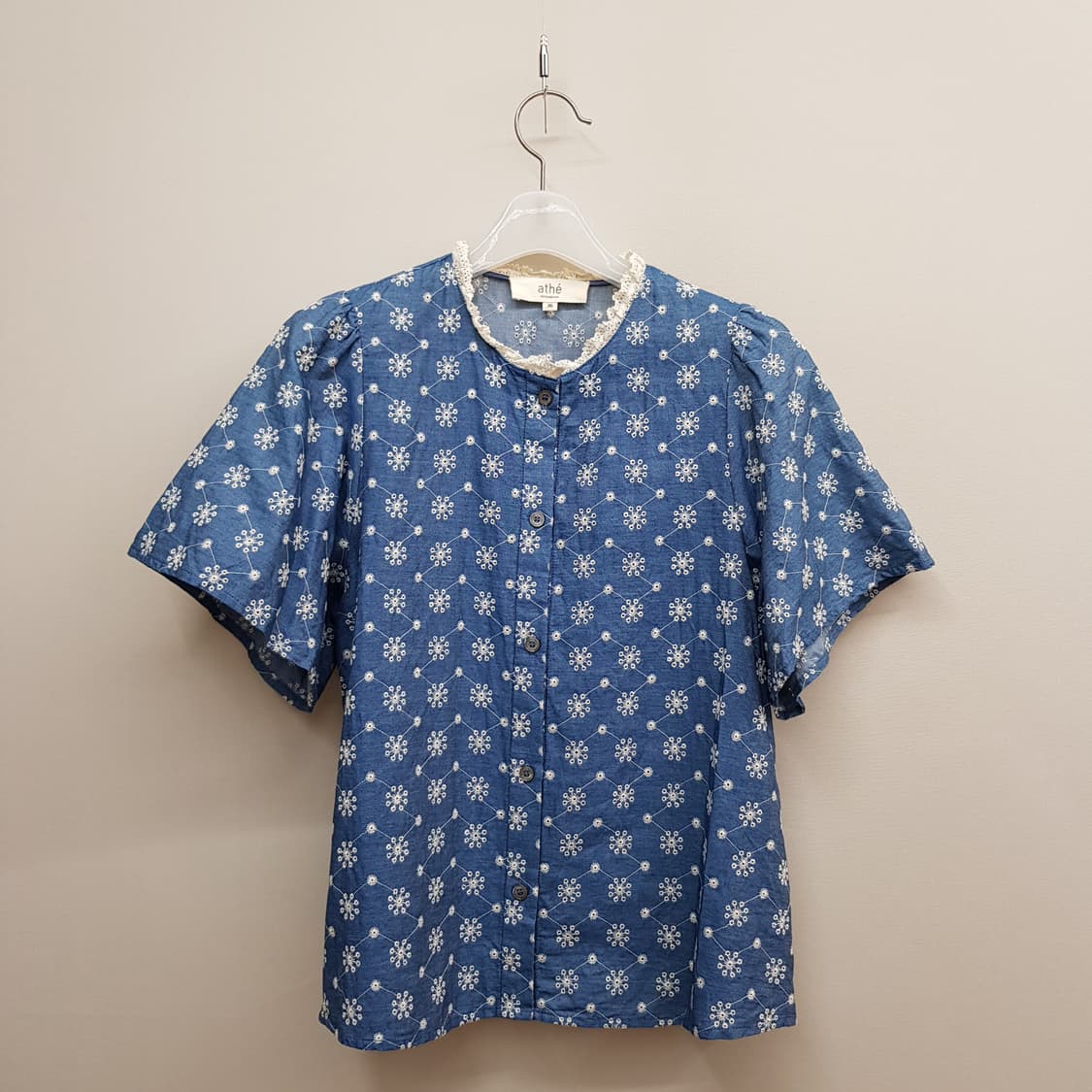 아떼 바네사브루노 2021 플라워 자수 블라우스 36사이즈 상품이미지2