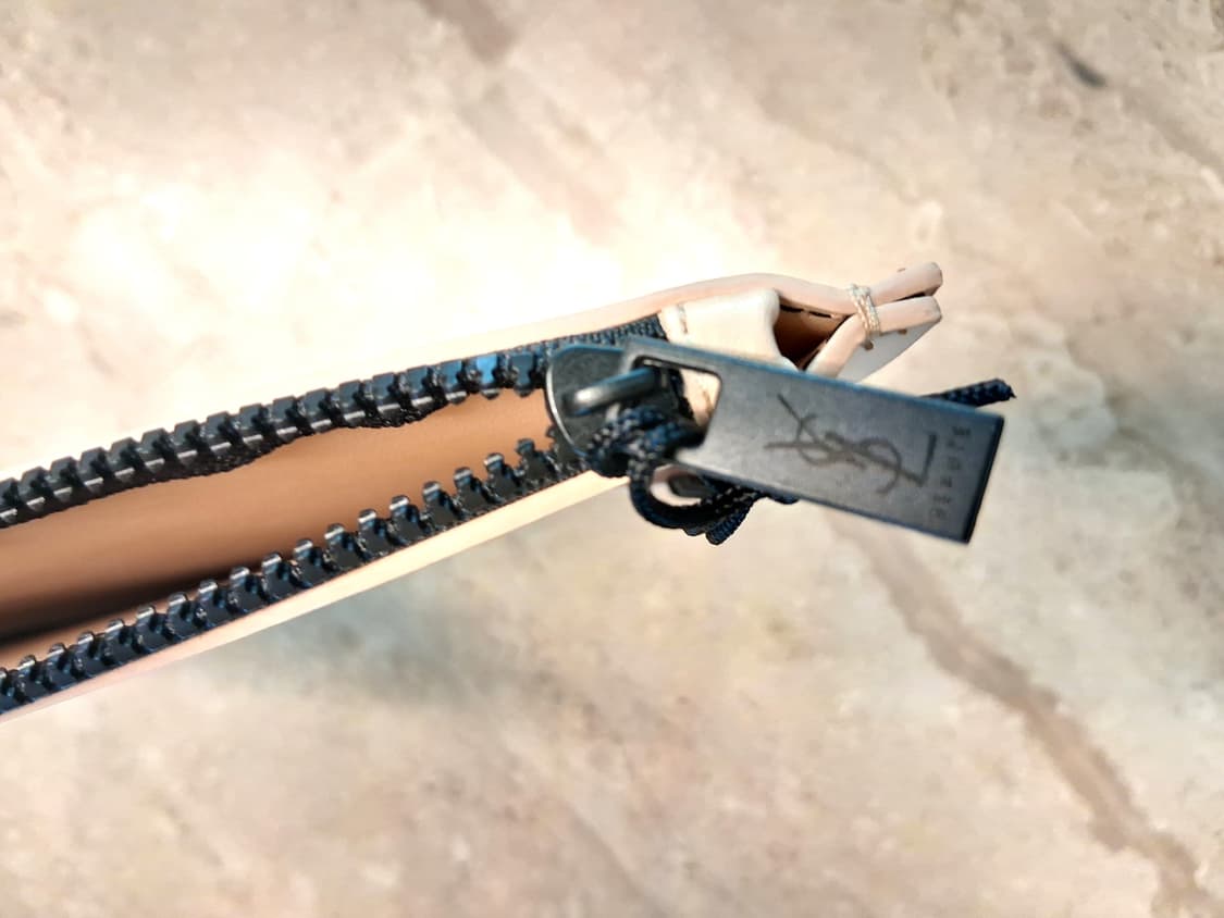 입생로랑 YSL 베이비핑크 플랫 파우치 (새제품) 상품이미지8