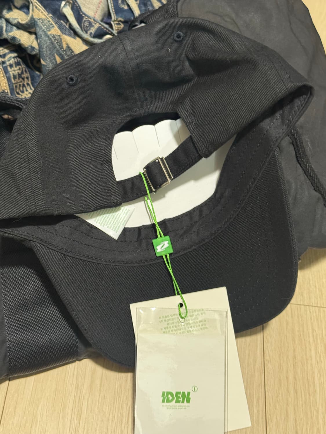 더 아이덴디티 볼캡 상품이미지2