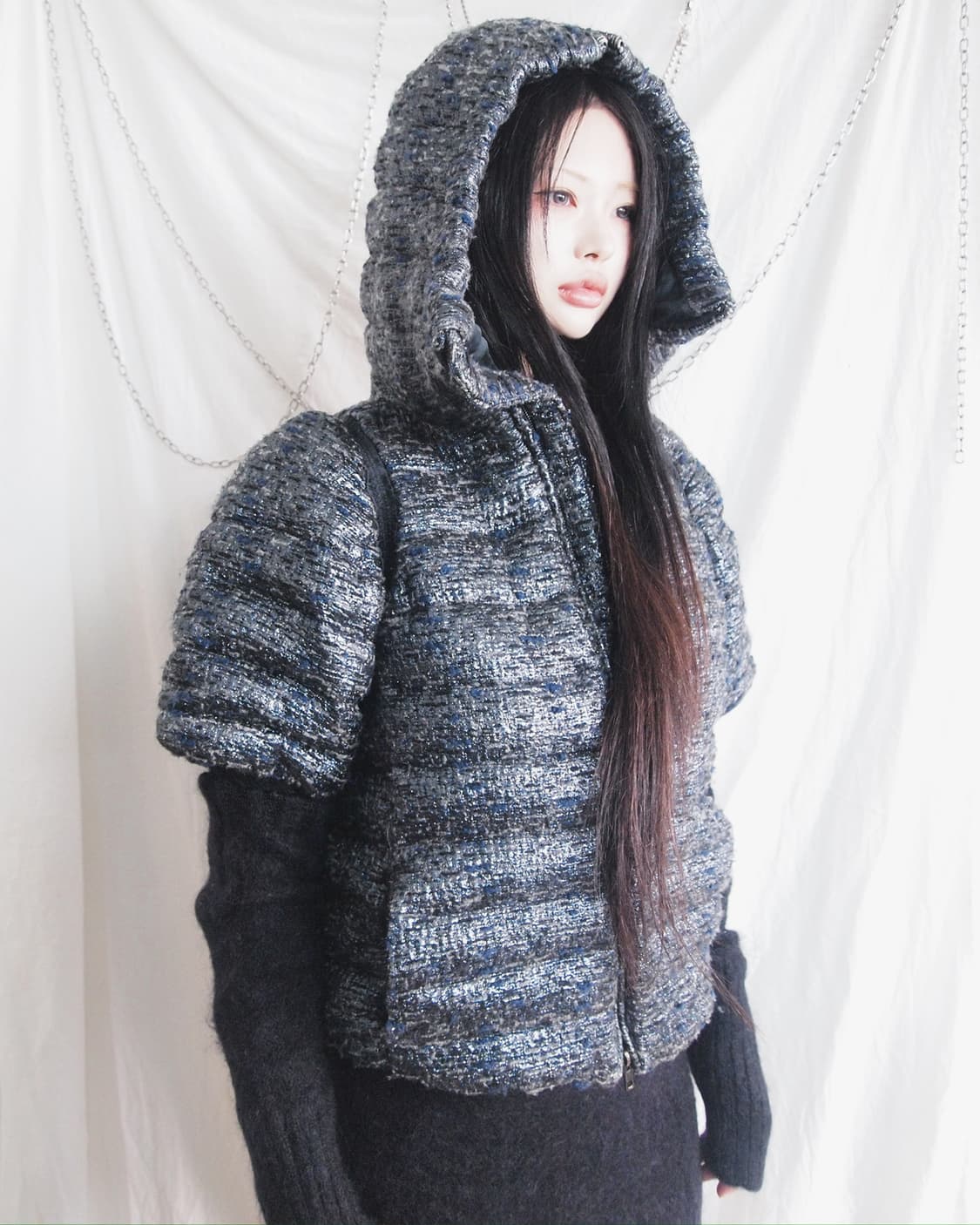 미우미우 하프슬리브 글리터 트위드 크롭 후드 패딩 상품이미지1