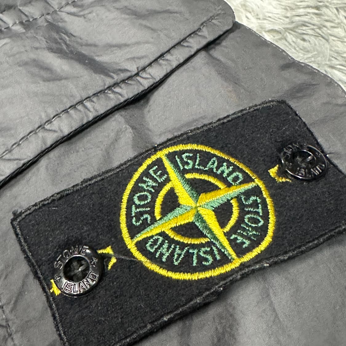 스톤아일랜드 22fw 크링클랩스 패딩 L 상품이미지4