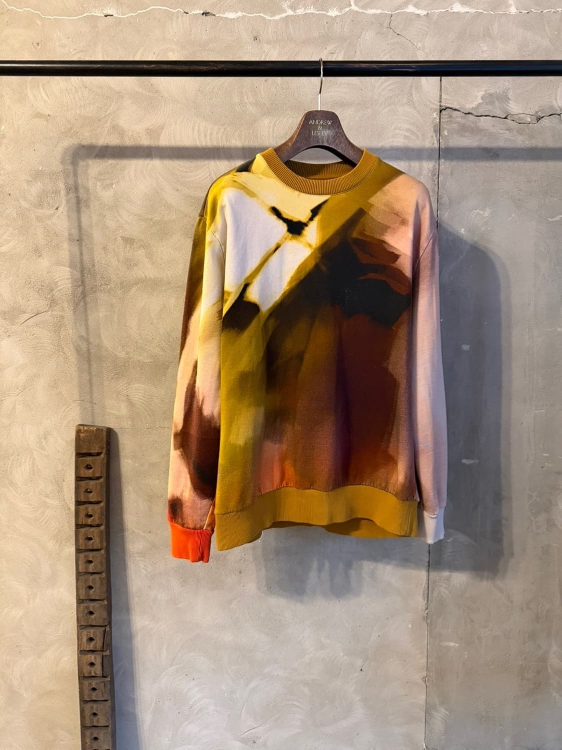 지방시 그래픽 맨투맨 100~105 상품이미지1