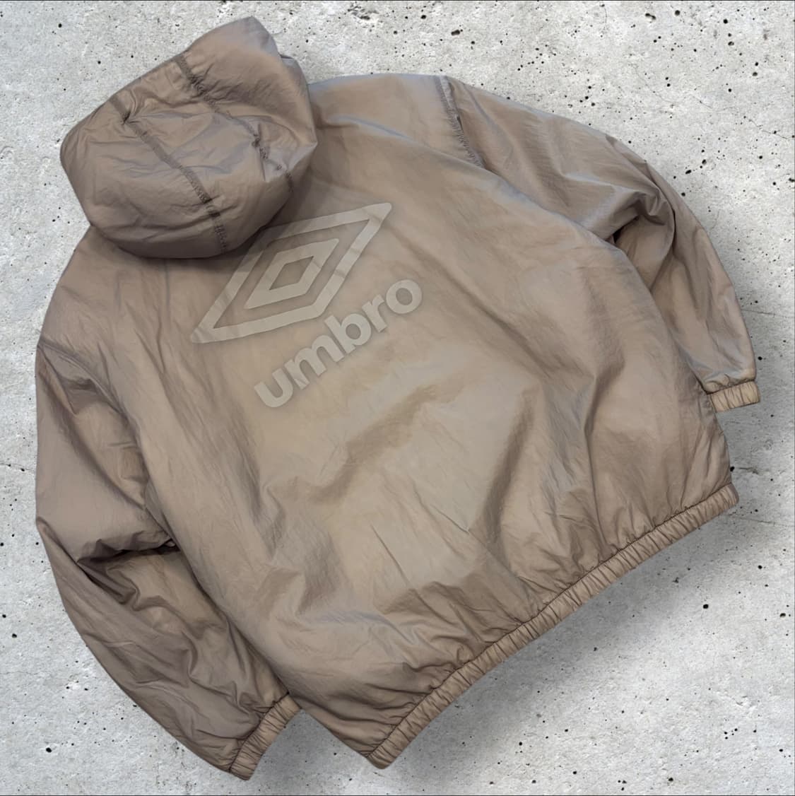 [100] 엄브로 경량 패딩 후드 점퍼 그레이 B605 상품이미지2