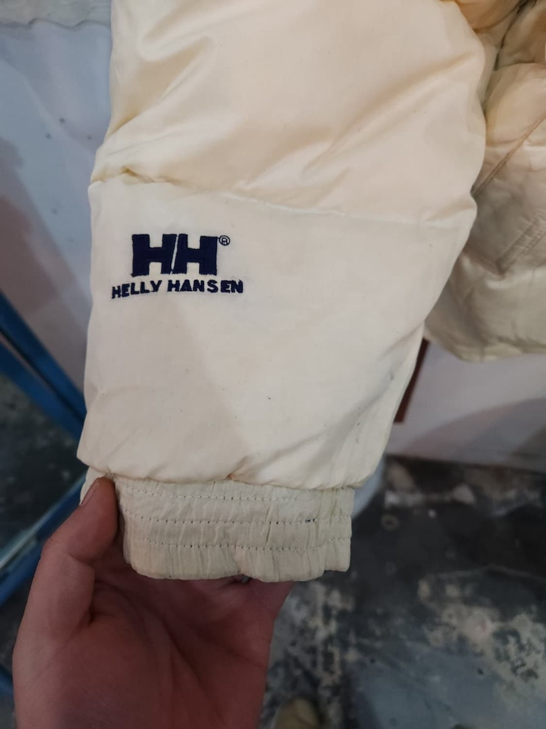 헬리한센 HH 자수로고 양면 오리털 패딩점퍼
hellyhansen 상품이미지2