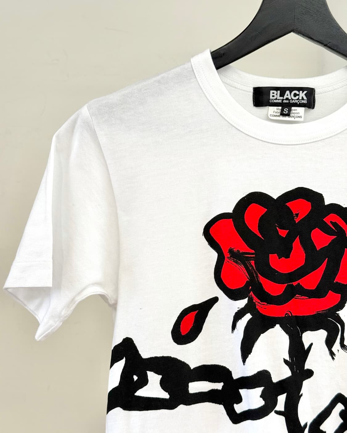 꼼데가르송 블랙 로즈 그래픽 티셔츠 상품이미지3