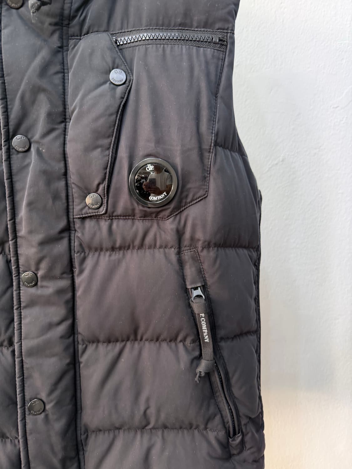 매장판정품) CP컴퍼니 렌즈 고글 패딩조끼 95 상품이미지3