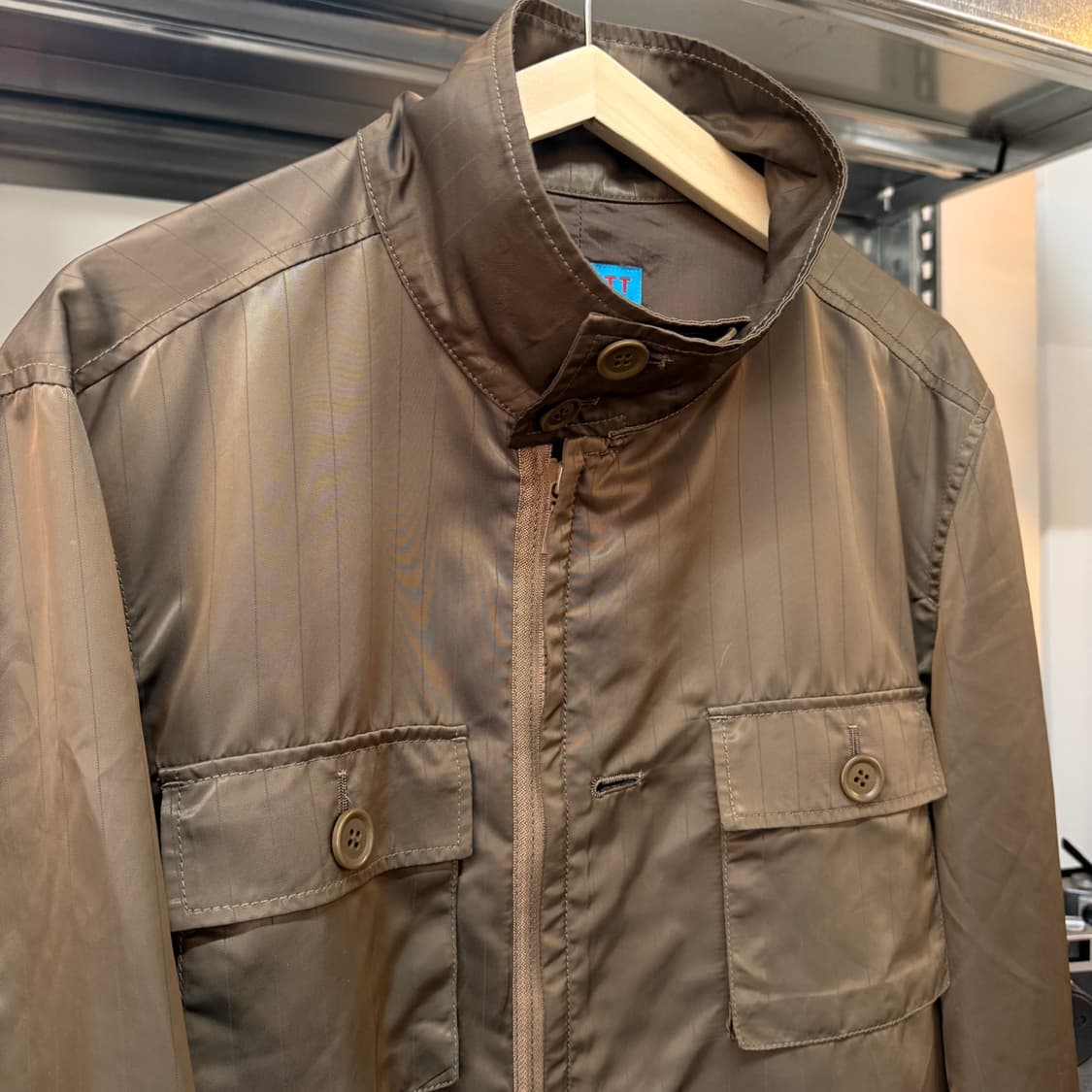 캐서린 햄넷 스트라이프 유광 밀리터리 지퍼 디테일 자켓 코트 상품이미지3