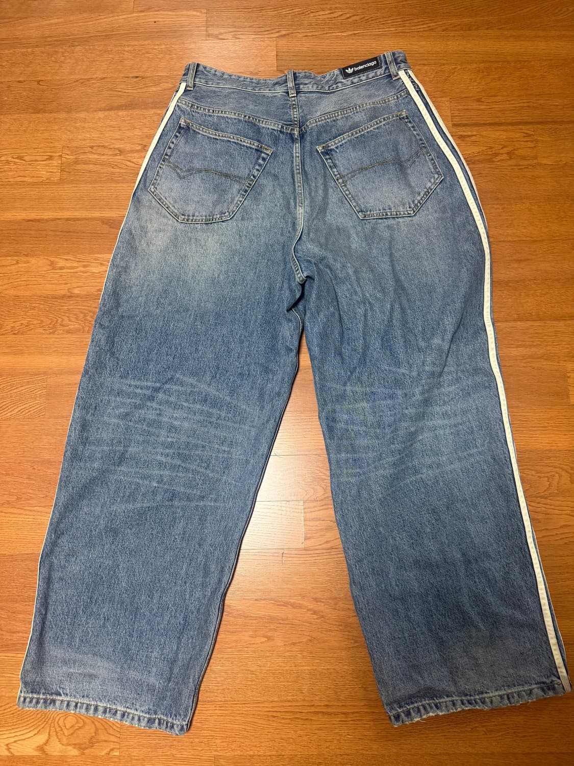 [M]발렌시아가x아디다스 라지배기 트라우저 데님 연청 상품이미지2