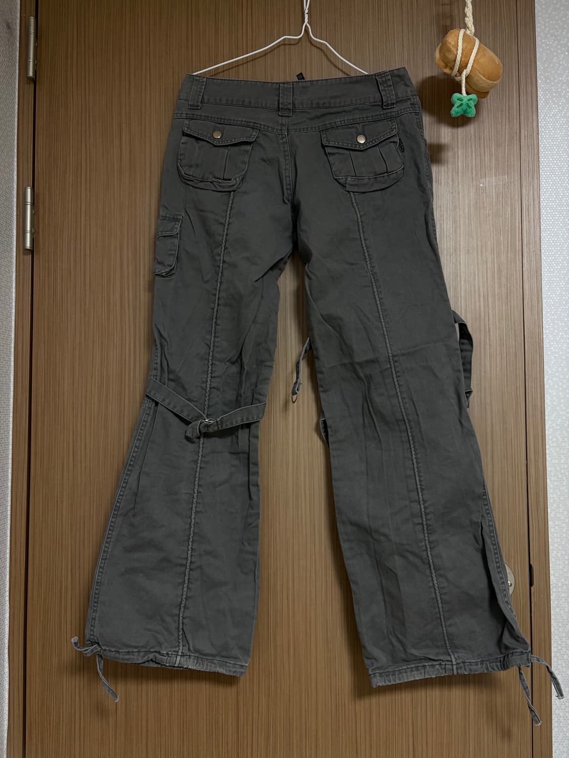 디테일 카고 바지 상품이미지1