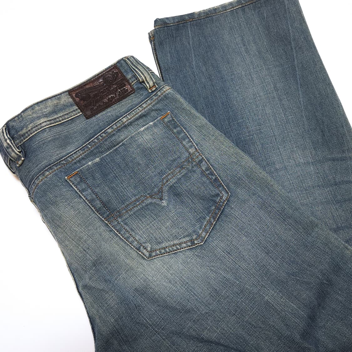 디젤 DIESEL 바이커 워싱 스트레이트 데님 팬츠 상품이미지5