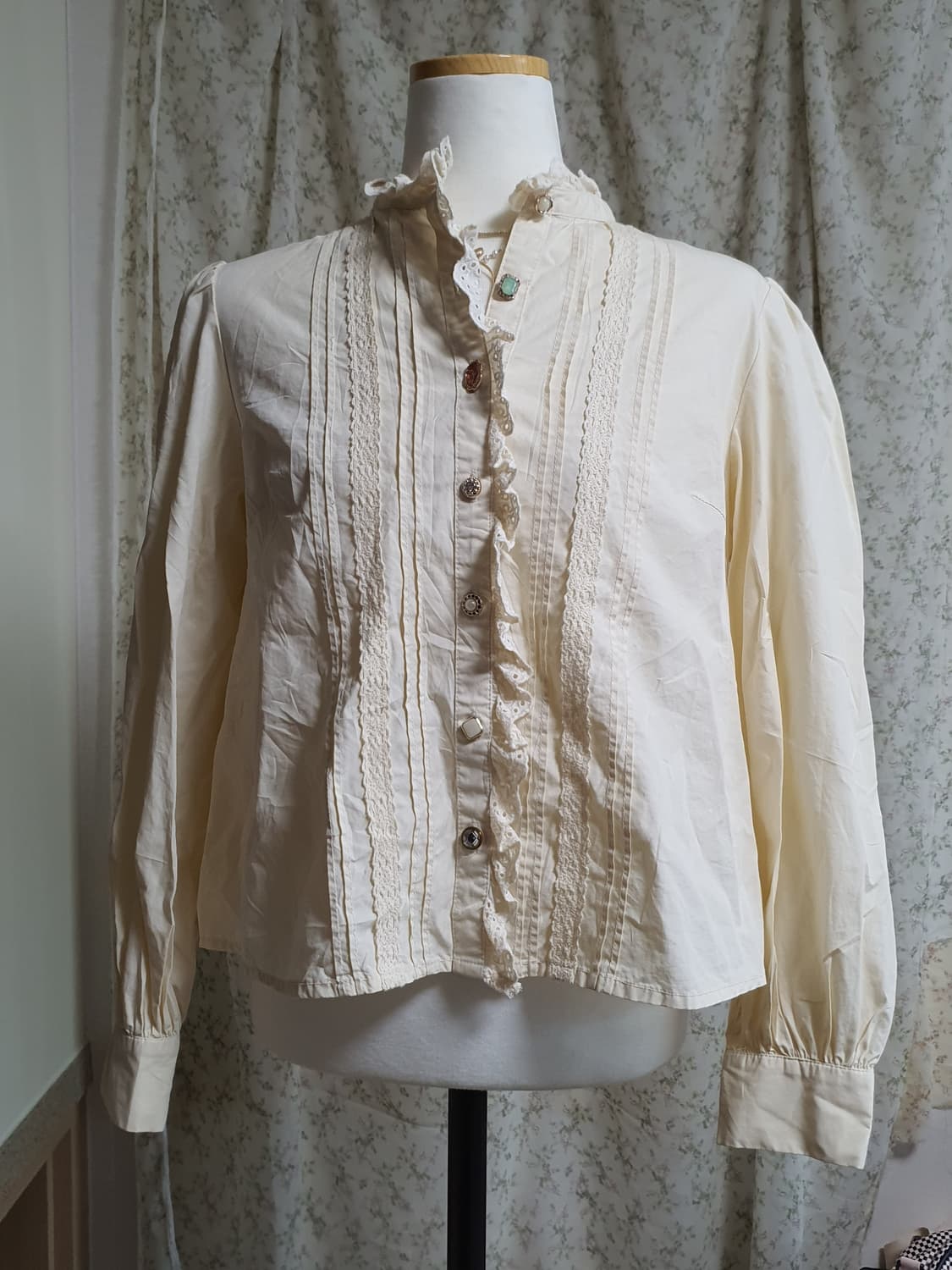 [일본빈티지] 아이보리 핀턱 레이스 블라우스 지뢰계 상품이미지1