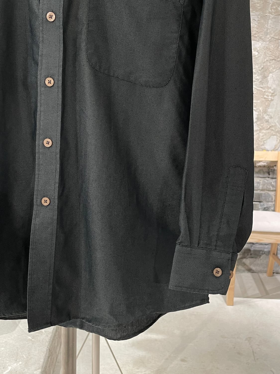 발렌시아가 카키 싱글 포켓 카라 셔츠 상품이미지5