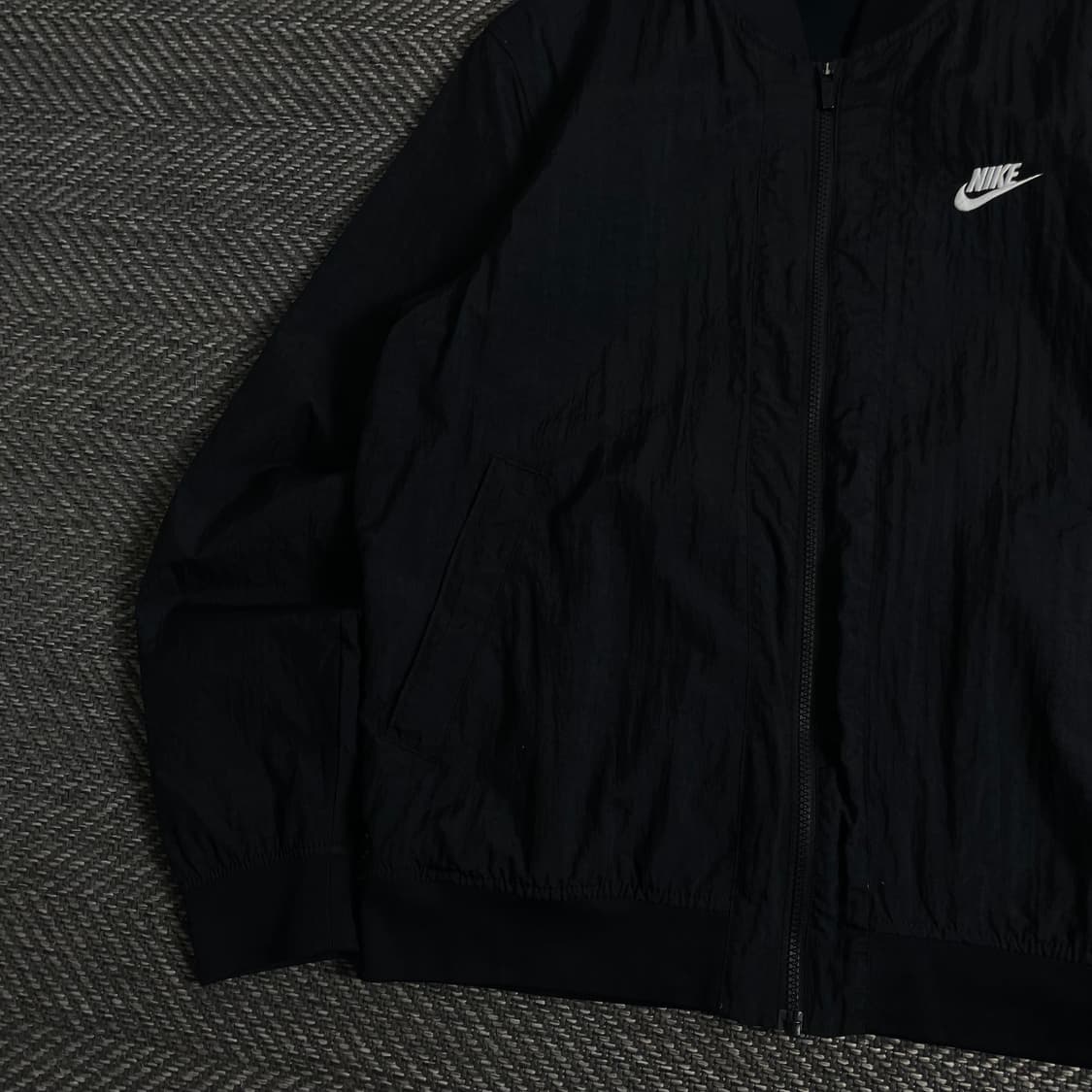 나이키 퓨츄라 나일론 우븐 봄버 자켓 블랙o 3940 상품이미지3