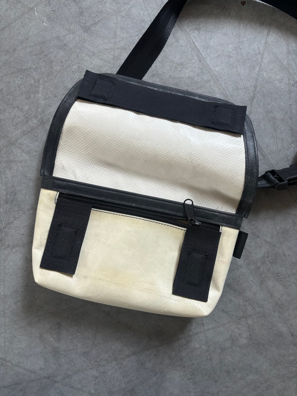 Freitag 프라이탁 아이보리 제이미 미니 크로스백 상품이미지4