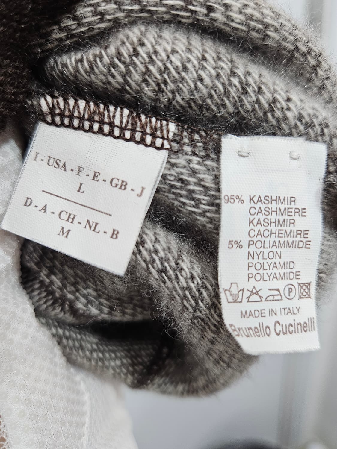Brunello  cucinelli  브루넬로쿠치넬리
캐시미어니트 상품이미지4