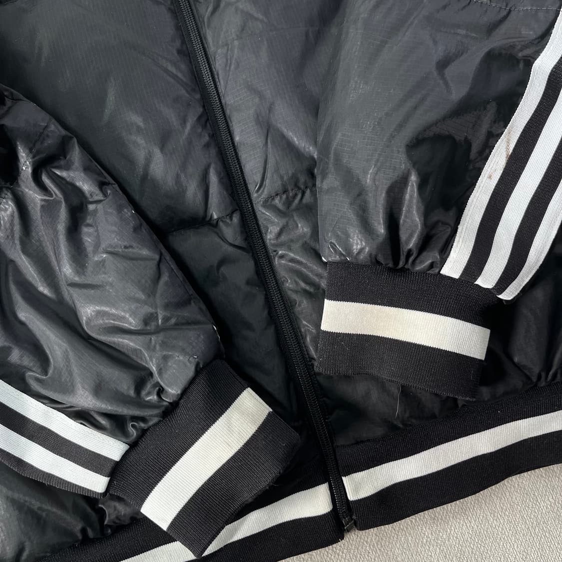 100 아디다스 레알마드리드 자수 덕다운 패딩 상품이미지5