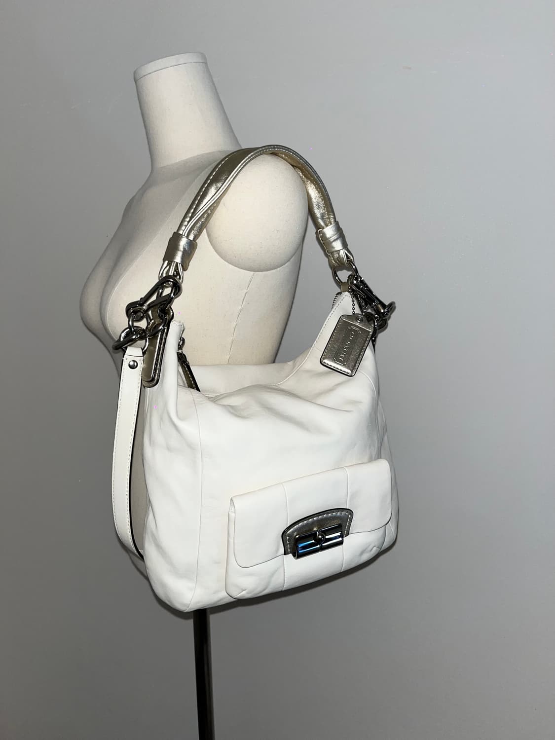 Coach allwhite shoulder bag 상품이미지2