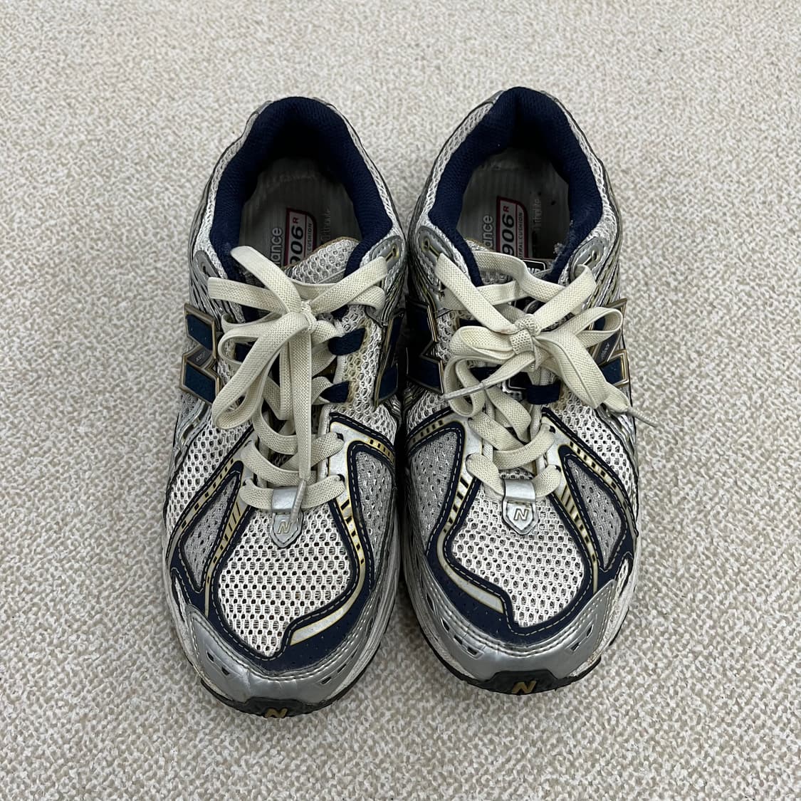 250 뉴발란스 1906R 스니커즈 0130M2 상품이미지1