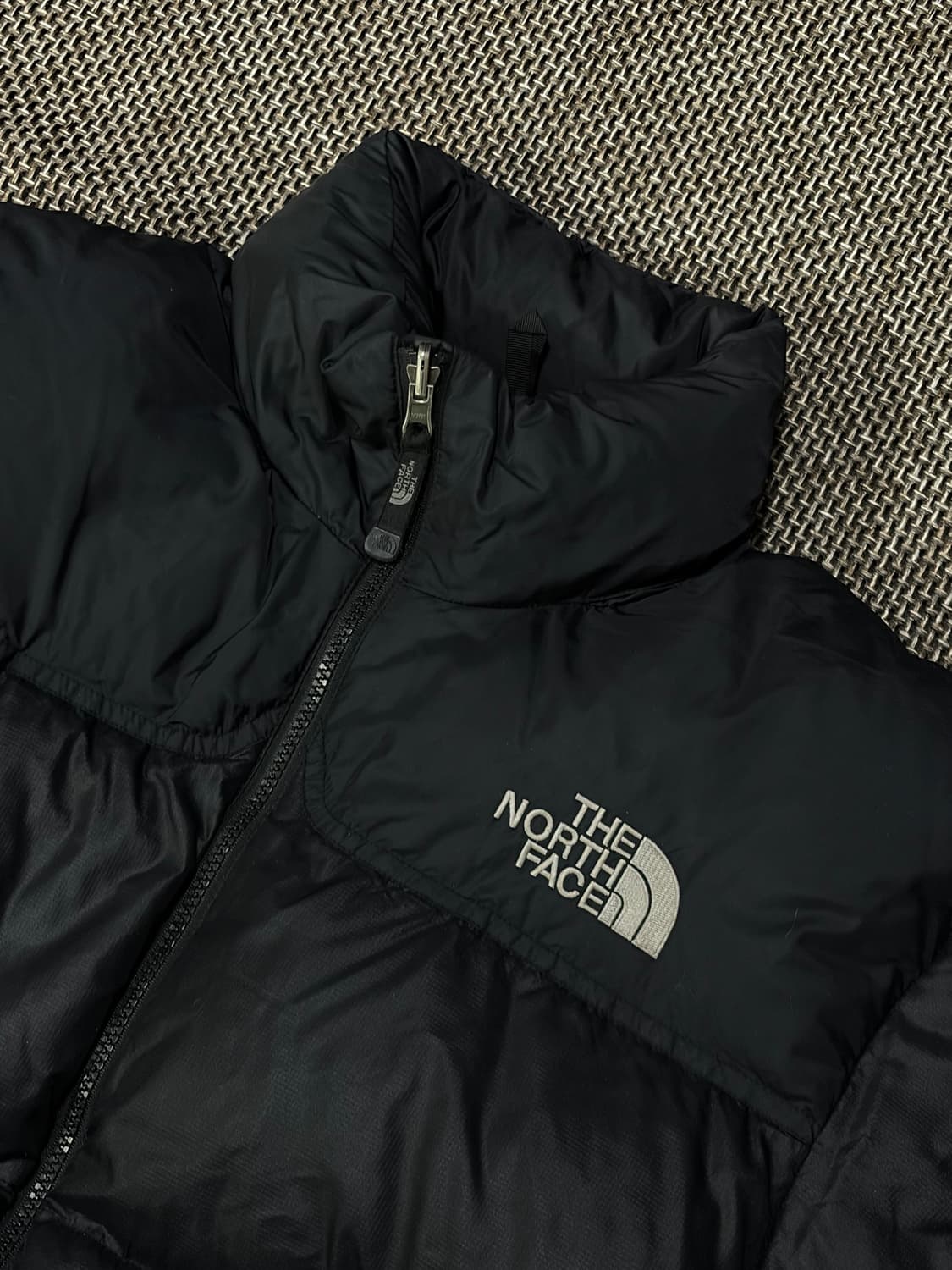 노스페이스 레트로 눕시 700 블랙 상품이미지1