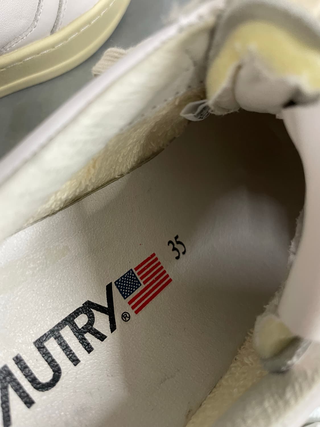 오트리 메달리스트 로우탑 35 상품이미지7