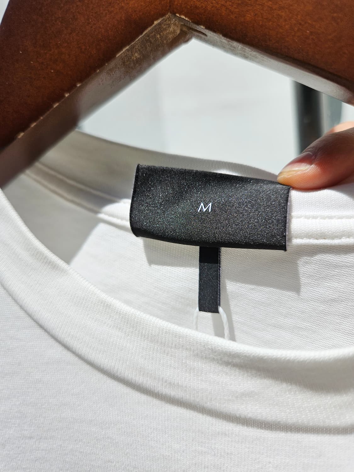 엠포리오 아르마니 자수 로고 티셔츠 상품이미지5