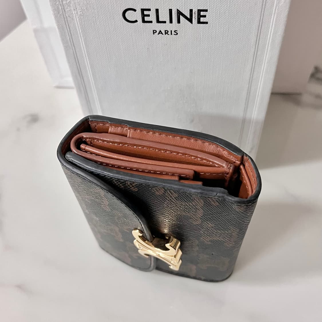 [A급/정품] 셀린느 여성 트리옹프 반지갑 중지갑 상품이미지10