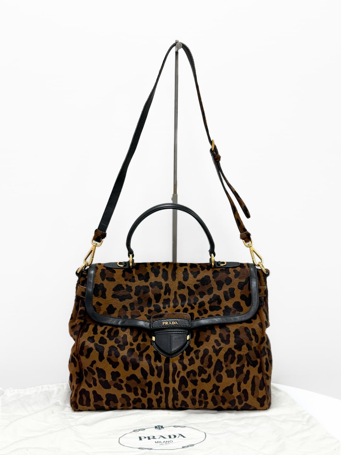 프라다 카프 헤어 레오파드 탑 핸들 상품이미지1