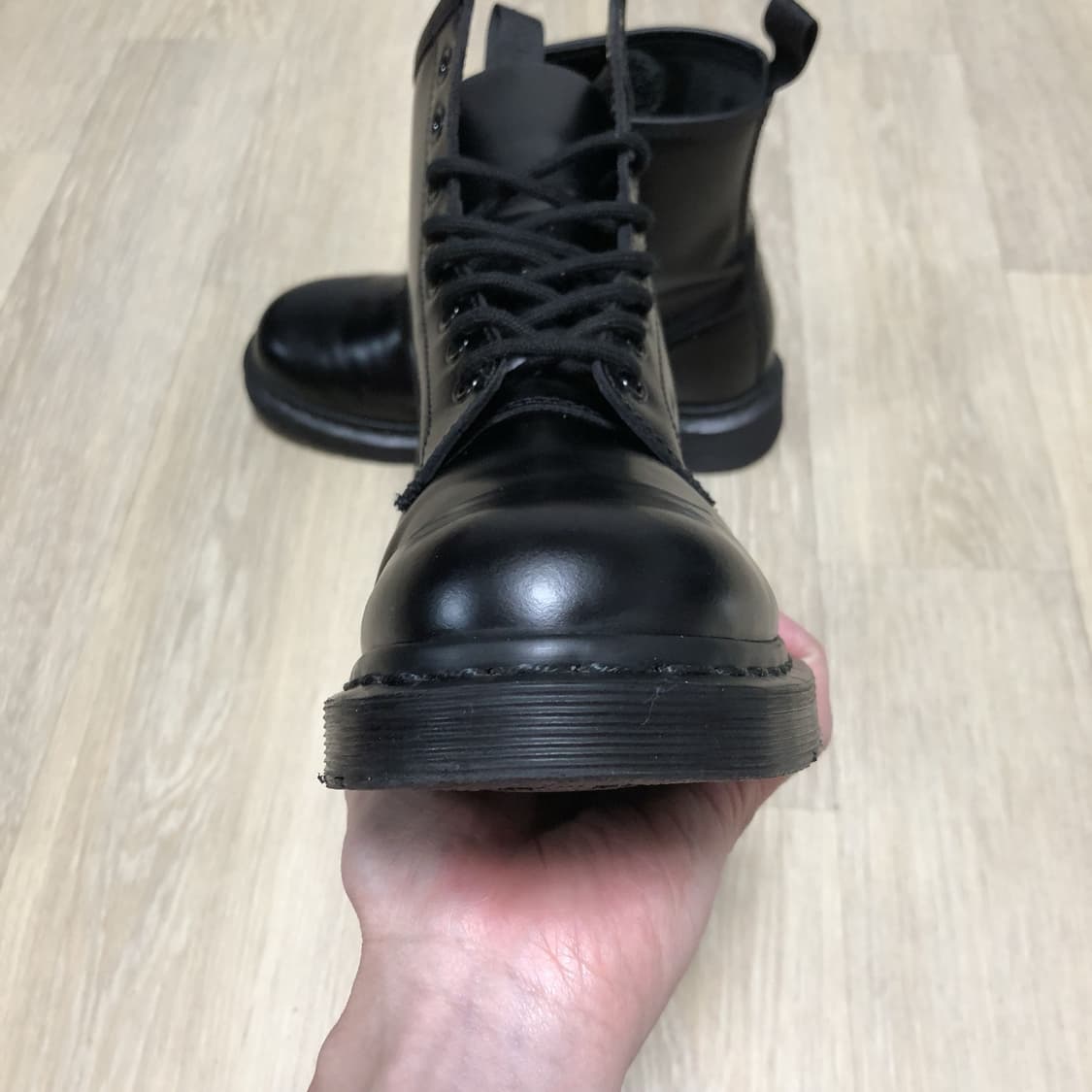 (240) 닥터마틴 Dr.martens 1460 모노 8홀 무광 블랙 상품이미지9