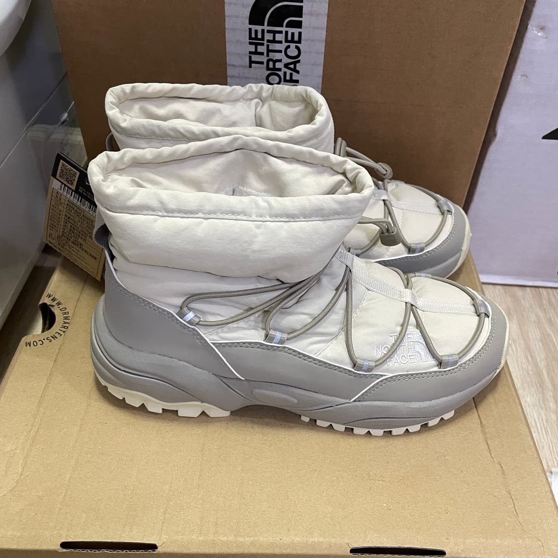 [새상품] 노스페이스 패딩부츠 보레알리스 부티 240 상품이미지7