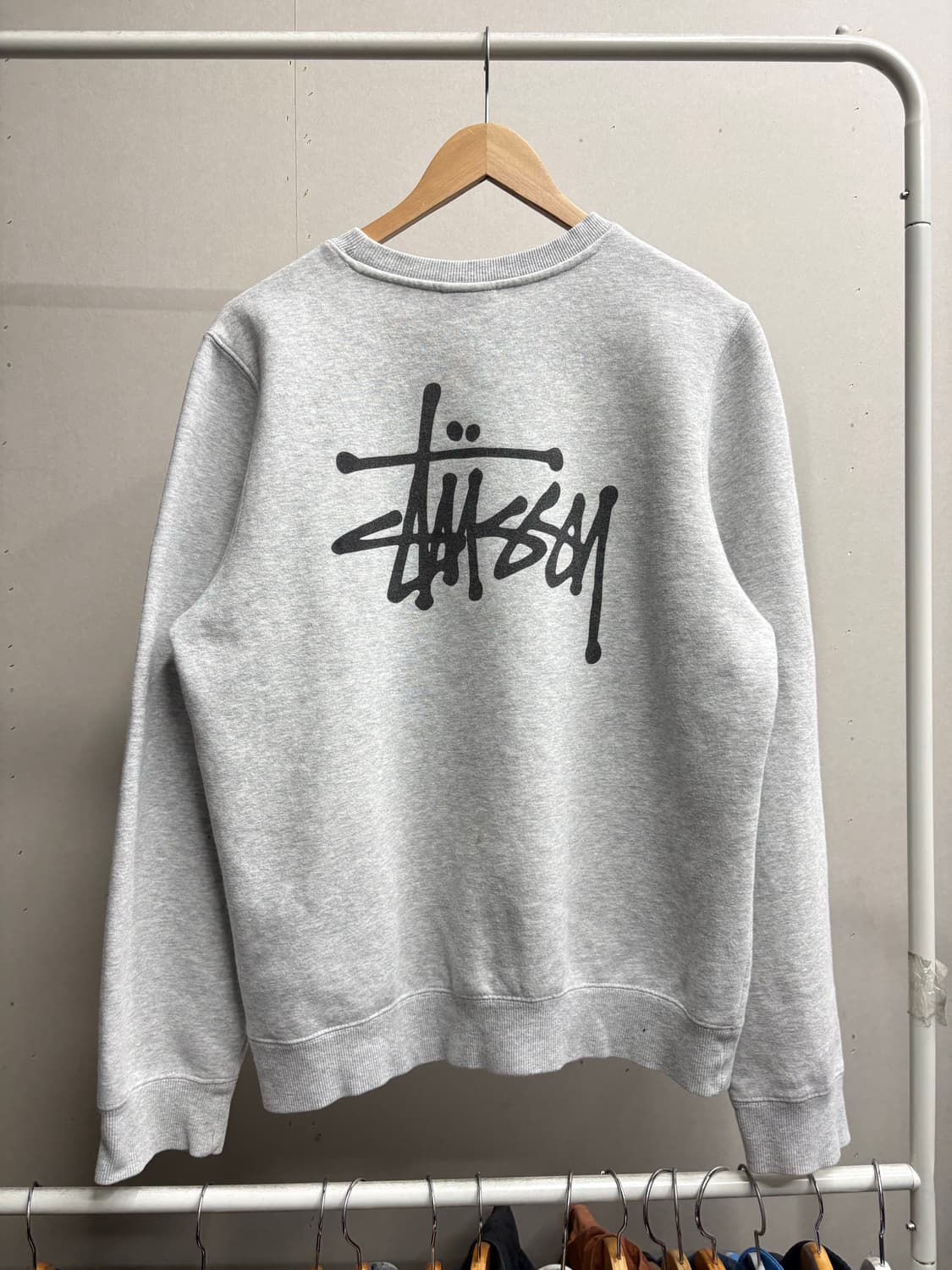 스투시 라이트 그레이 스웻셔츠 상품이미지2