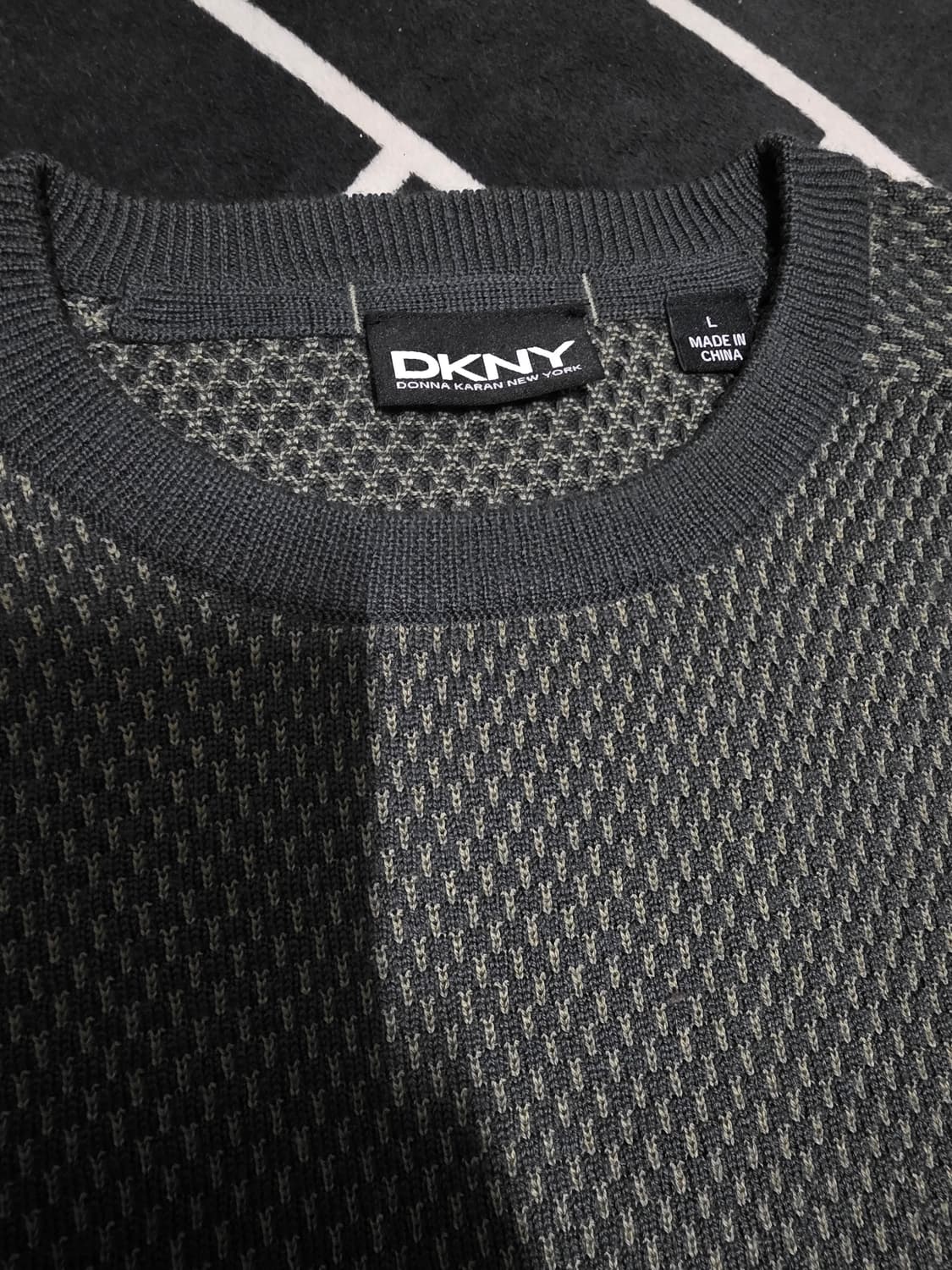 DKNY 니트 스웨터 상품이미지3