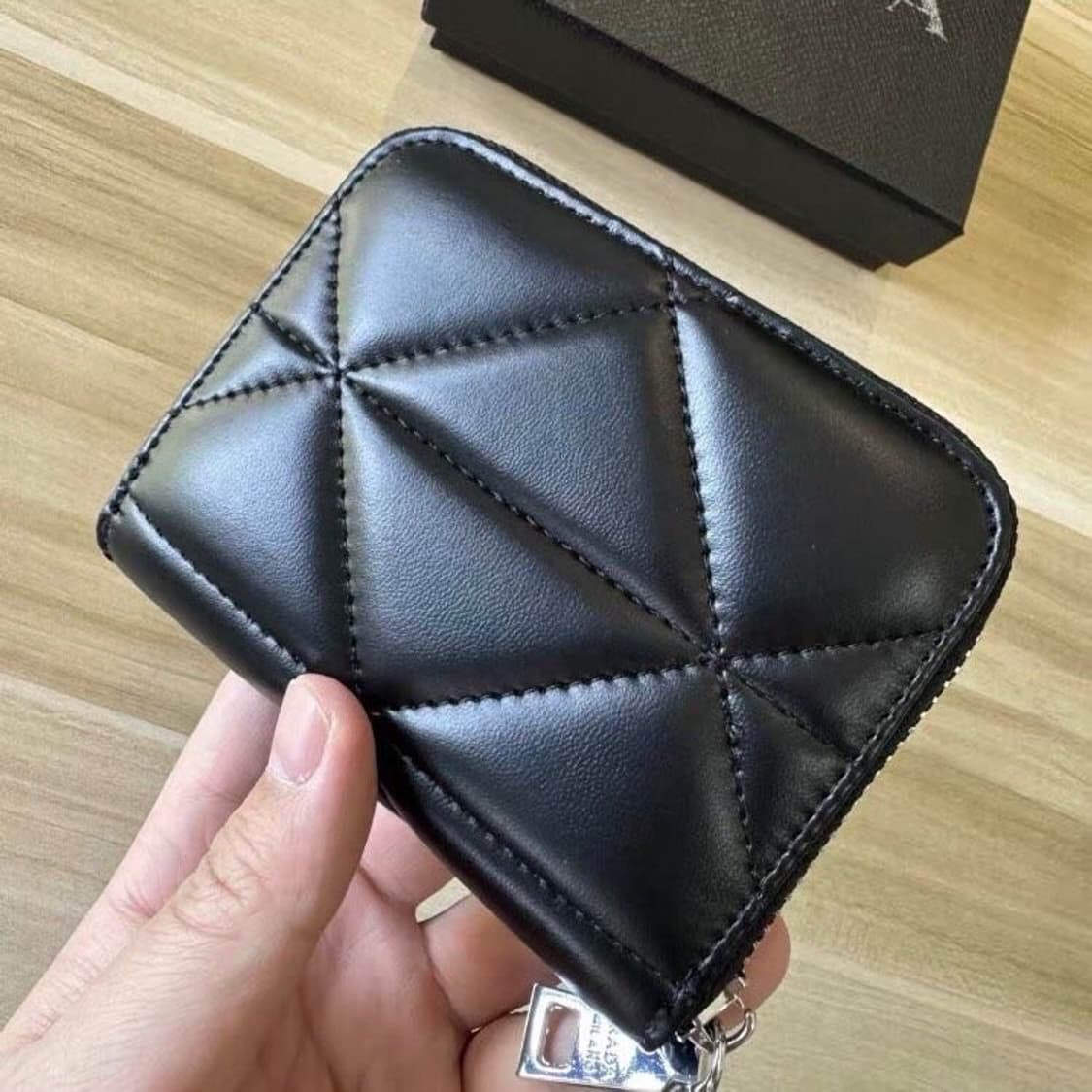 프라다뷰티 램스킨 카드지갑 동전지갑 상품이미지3