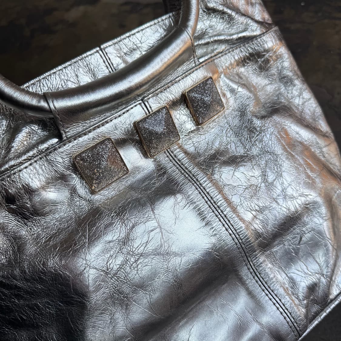 마크제이콥스 실버 링핸들 토트백 상품이미지3