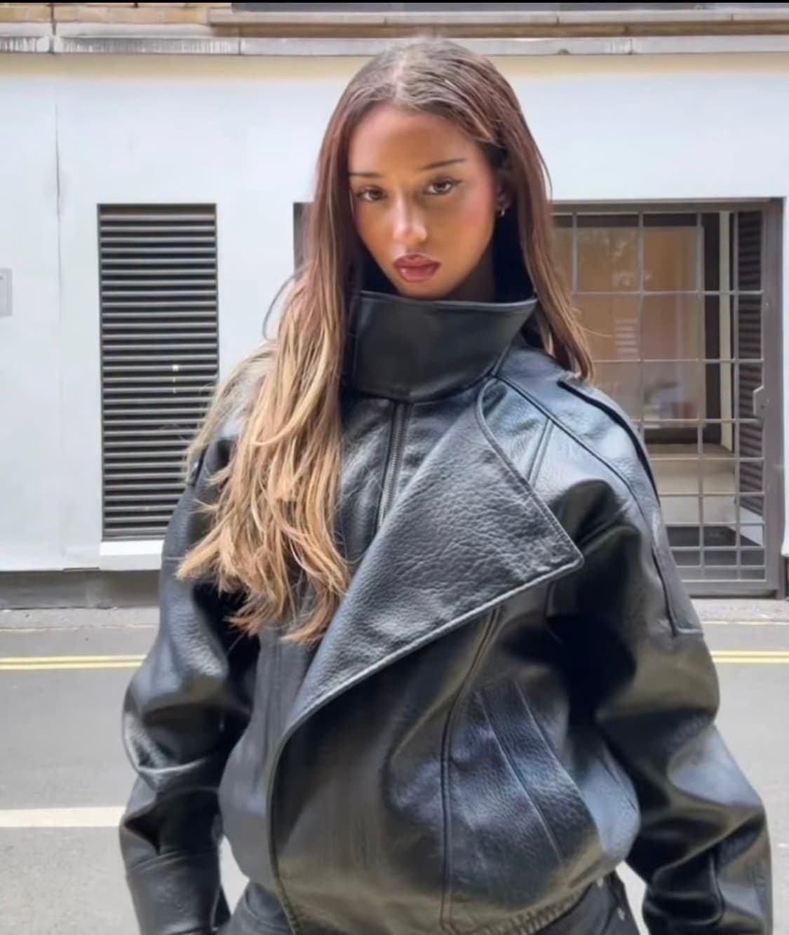 자라 25fw 페이크레더자켓 S 상품이미지4