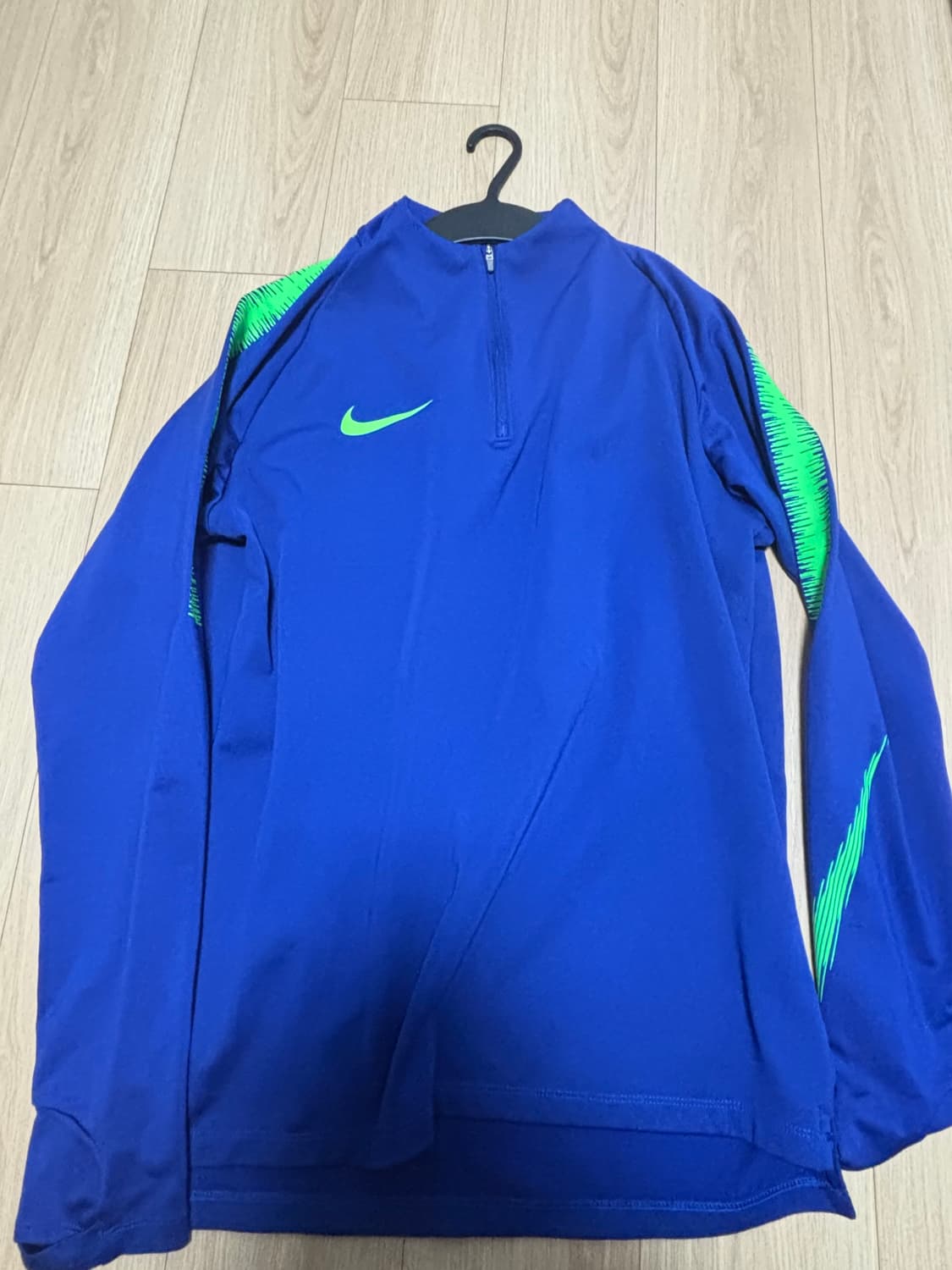 나이키 드릴탑 팔아요 상품이미지1