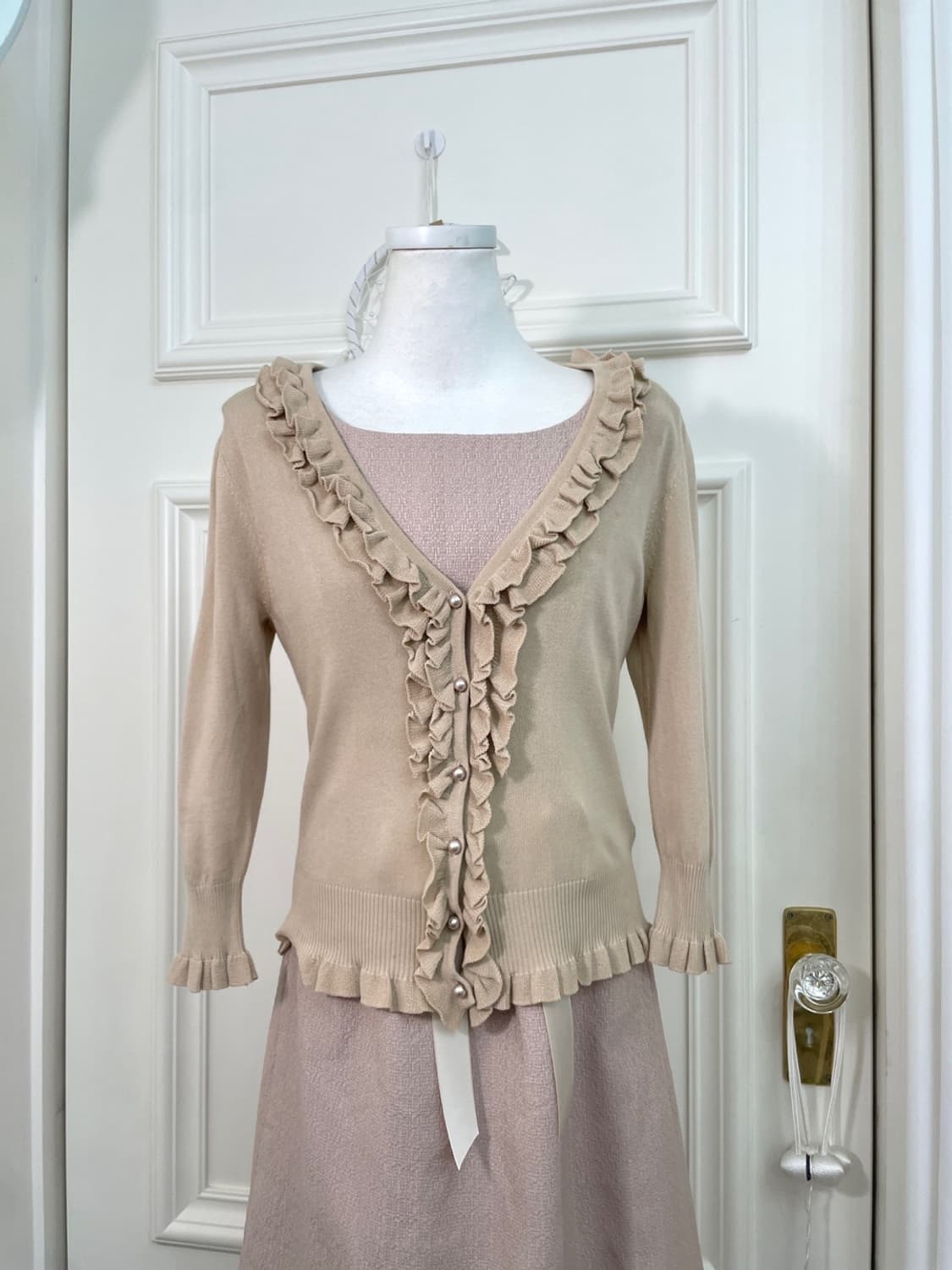 pink beige ruffle pearl point cardigan 상품이미지1