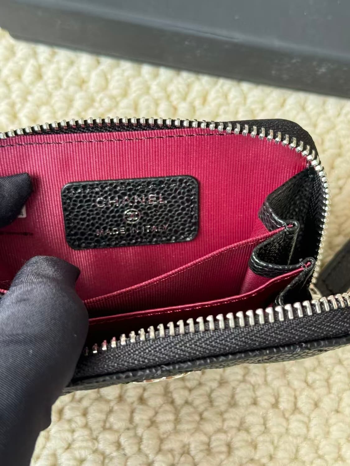 샤넬 클래식 지퍼 동전 지갑 그레인드 카프스킨 & 실버 메탈 블랙 상품이미지6