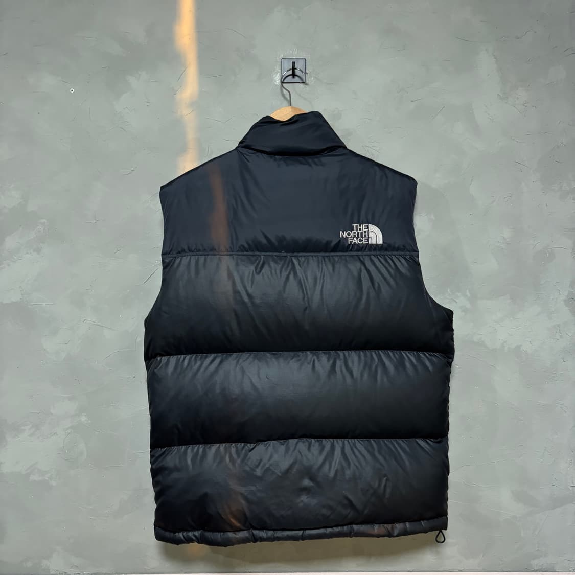 노스페이스 700 눕시 구스다운 패딩조끼 블랙 상품이미지4