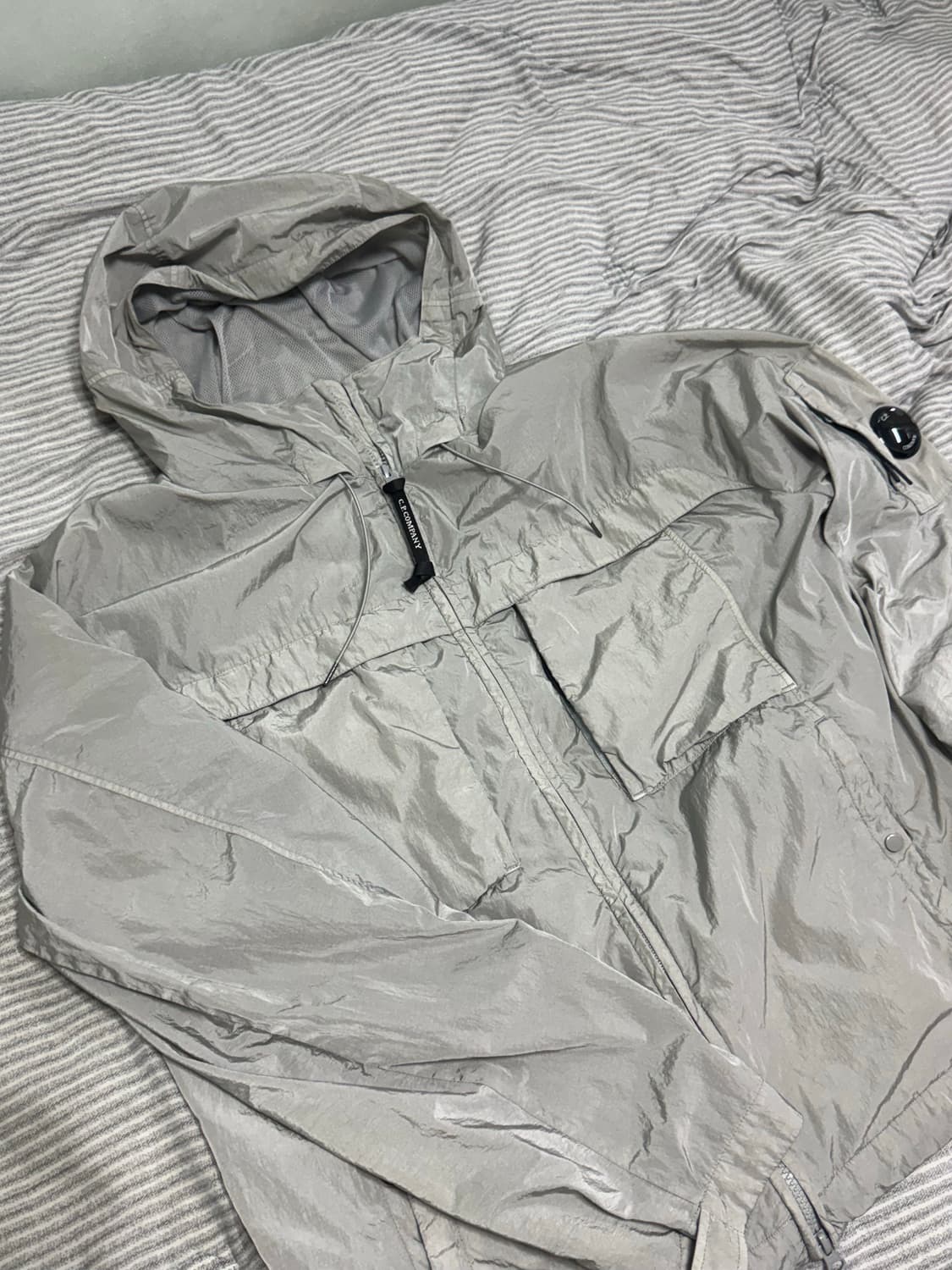 Cp컴퍼니 나일론 후드 바람막이 자켓(XL) 상품이미지1