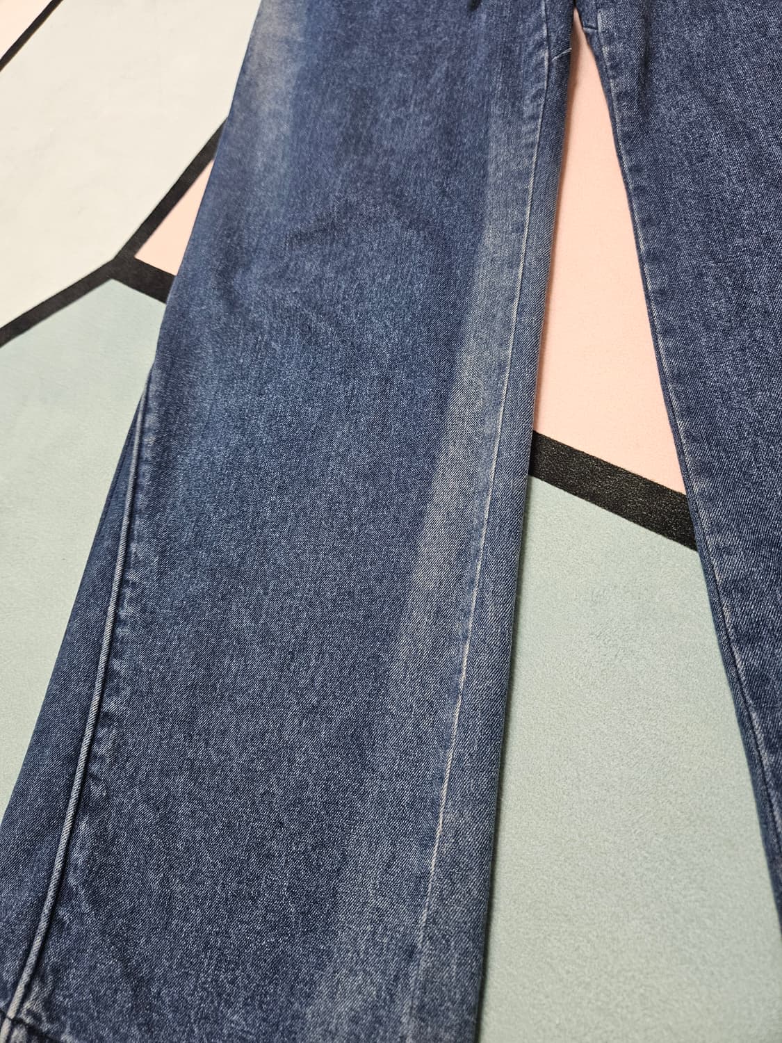 우영미 22SS 브러쉬 워싱 롱스트래이트 데님 팬츠 상품이미지5