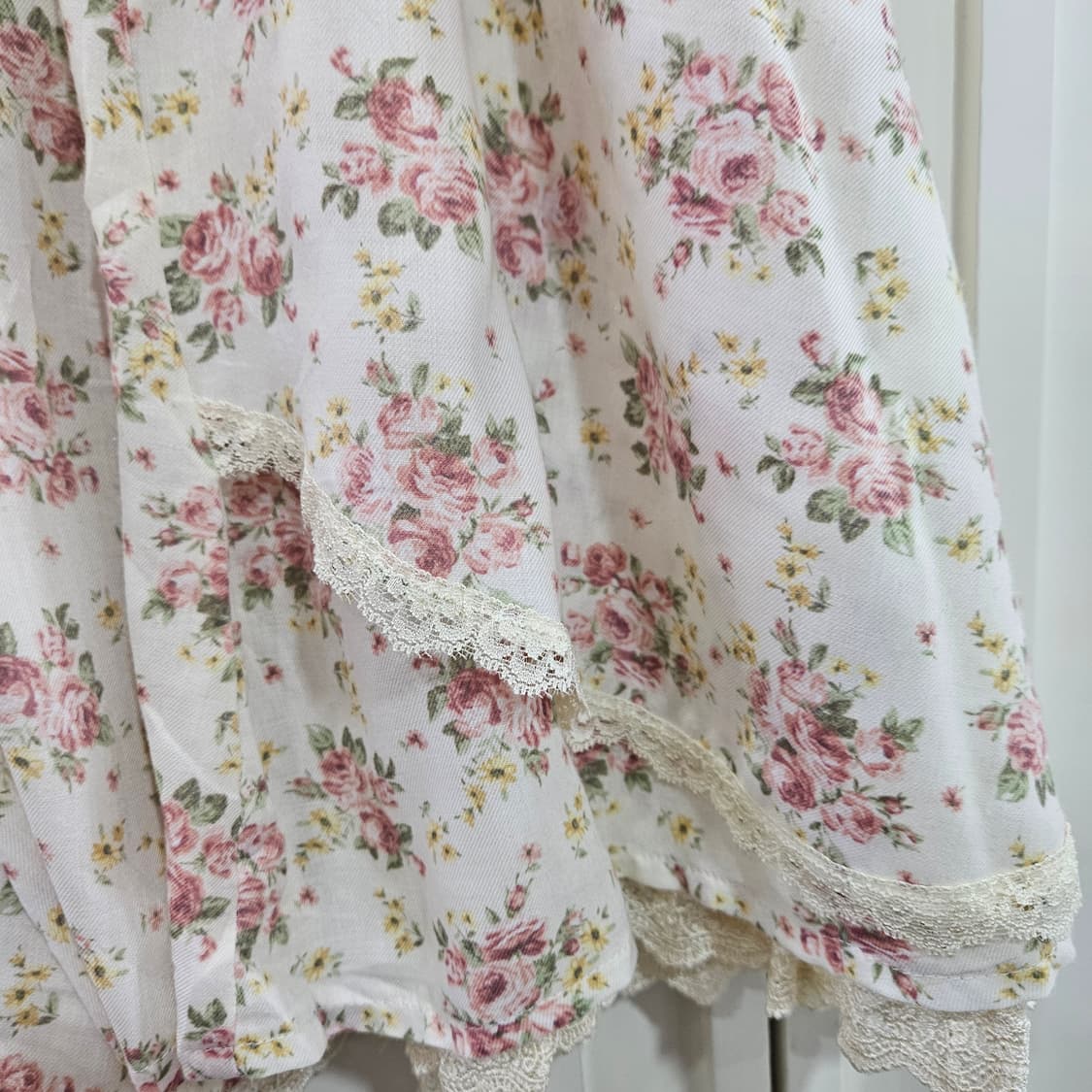 엑시즈팜(axes femme) 쉐비 로즈 레이스 큐롯 스커트 상품이미지4