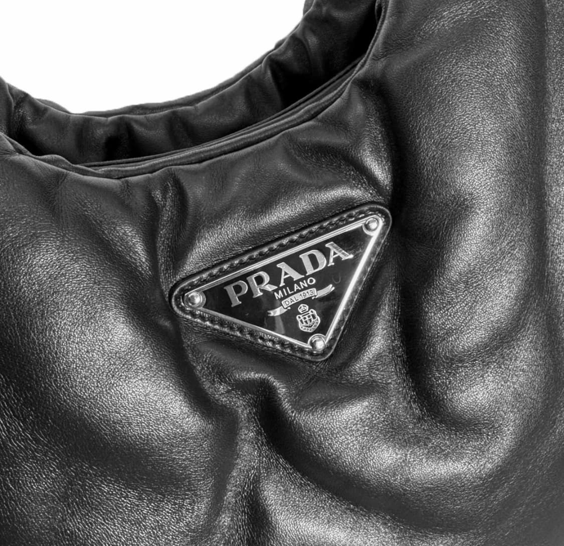 [M] 프라다 패디드 패딩 소프트 패딩 니파 레더 백 토트백 미디움 블랙 상품이미지6