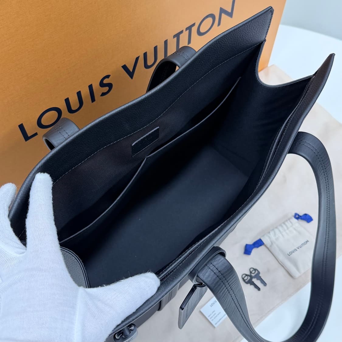 [미사용/선물가능] 루이비통 에어로그램 토트백 블랙 M57308 상품이미지7