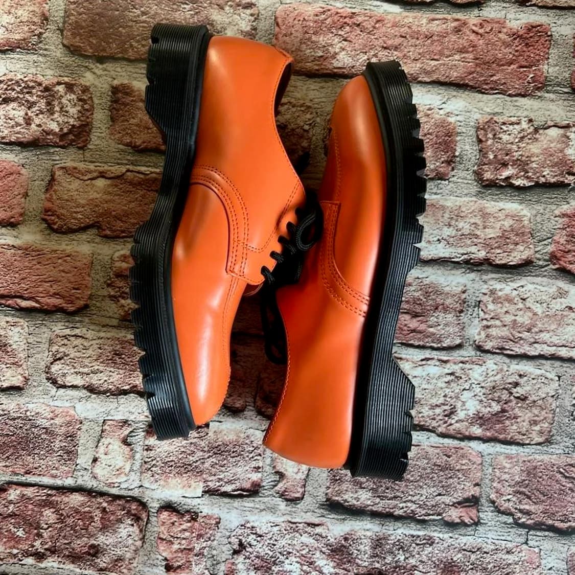 닥터마틴 x 슈프림 2046 오렌지 스무스 260 상품이미지1