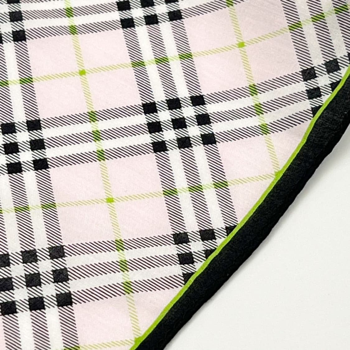 (새상품) burberry /버버리 쁘띠스카프 손수건 상품이미지4