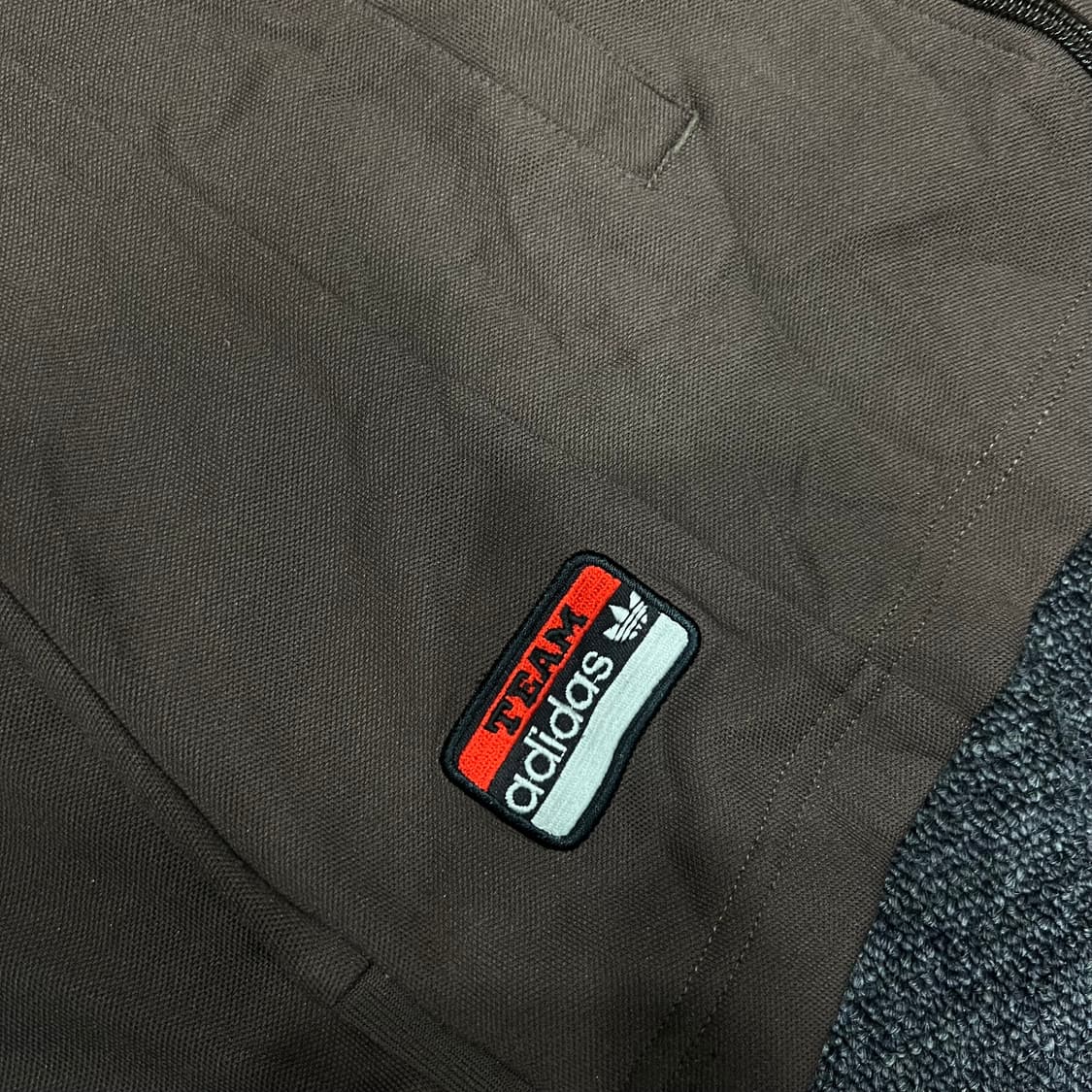 아디다스 초코브라운 견장 디테일 유니크 대장 져지 상품이미지6