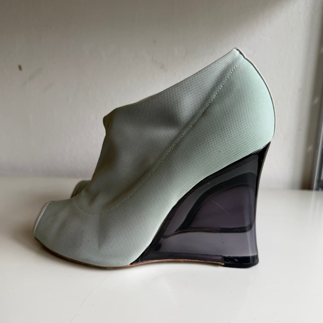 조르지오 알마니 오픈토 매쉬 플라스틱 웨지힐 상품이미지5