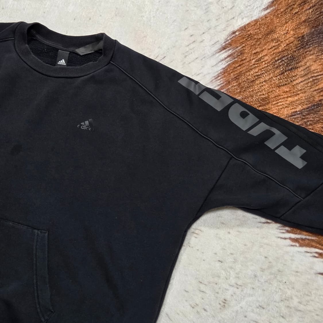 아디다스 약기모 사이드 트임 맨투맨 상품이미지3