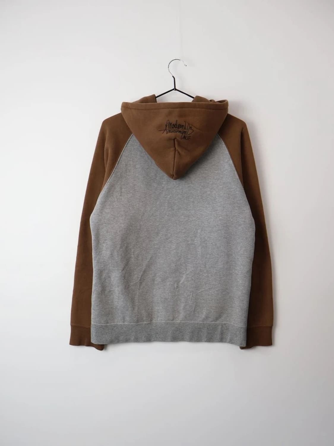 Modern Amusement Raglan Zip Hoodie 상품이미지6
